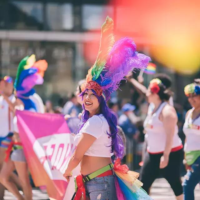 Femme à la fierté à San Francisco